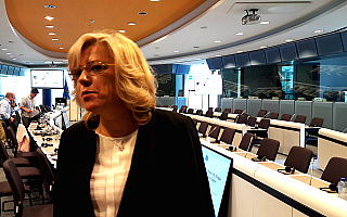 Unijna komisarz Corina Crețu przeciwna karaniu Polski za nieprzyjmowanie uchodźców